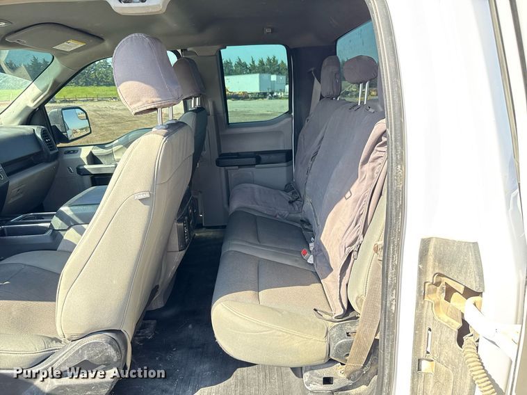 image for item EJ8821 2018 Ford F150 SuperCab pickup truck