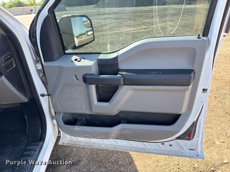 image for item EJ8821 2018 Ford F150 SuperCab pickup truck