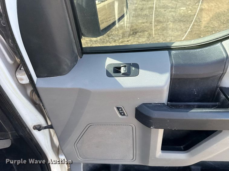 image for item EJ8821 2018 Ford F150 SuperCab pickup truck