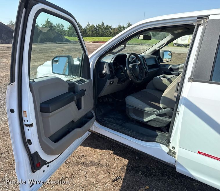 image for item EJ8824 2016 Ford F150 SuperCab pickup truck