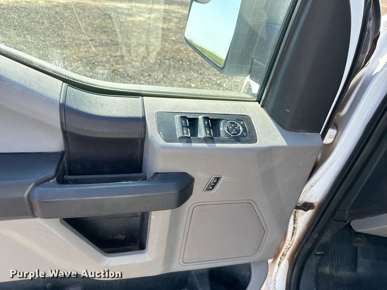 image for item EJ8824 2016 Ford F150 SuperCab pickup truck