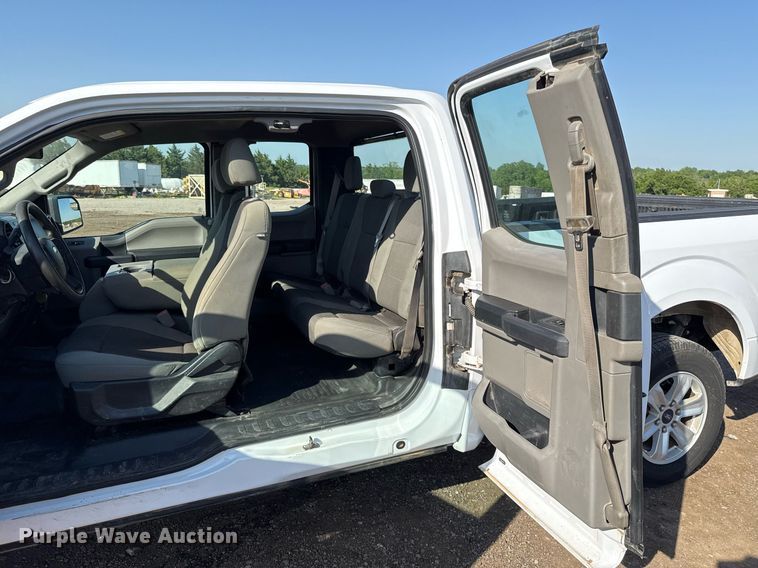 image for item EJ8824 2016 Ford F150 SuperCab pickup truck