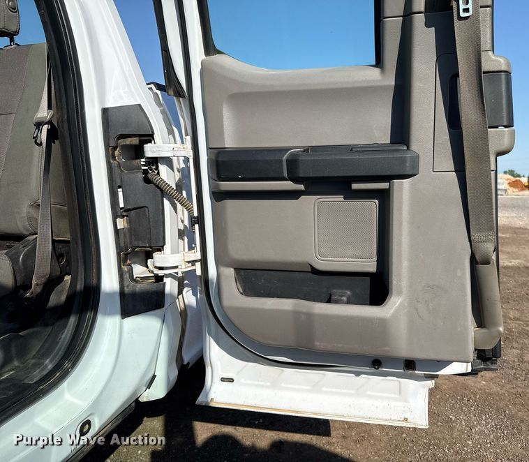 image for item EJ8824 2016 Ford F150 SuperCab pickup truck