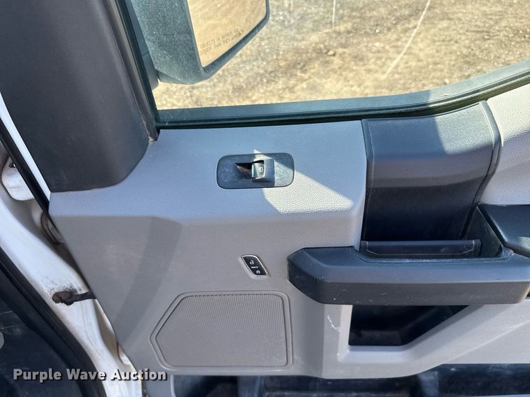 image for item EJ8824 2016 Ford F150 SuperCab pickup truck