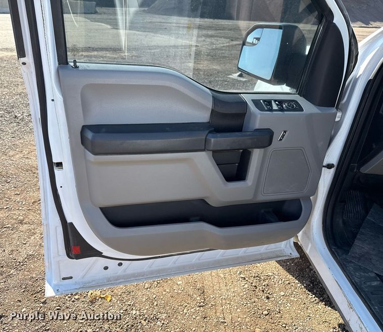 image for item EJ8825 2018 Ford F150 SuperCab pickup truck