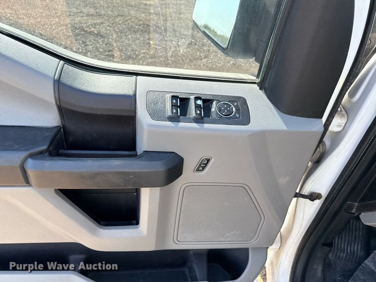 image for item EJ8825 2018 Ford F150 SuperCab pickup truck