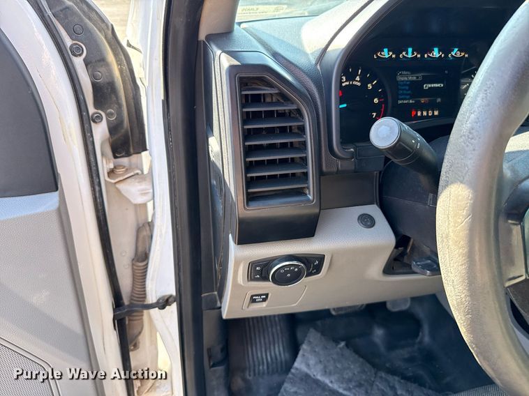 image for item EJ8825 2018 Ford F150 SuperCab pickup truck