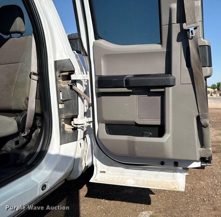 image for item EJ8825 2018 Ford F150 SuperCab pickup truck