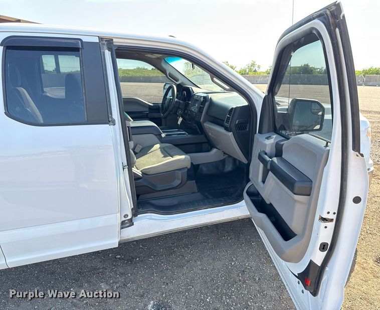 image for item EJ8825 2018 Ford F150 SuperCab pickup truck