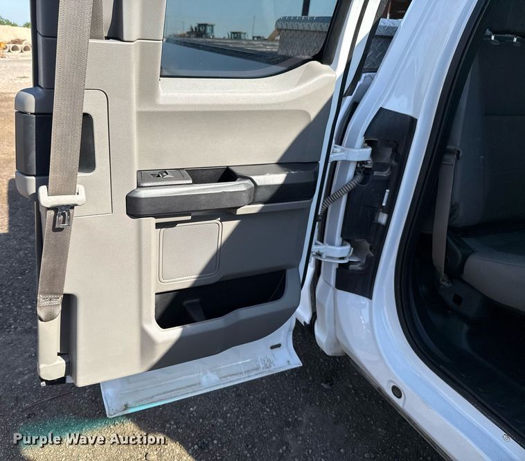 image for item EJ8825 2018 Ford F150 SuperCab pickup truck