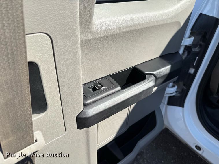 image for item EJ8825 2018 Ford F150 SuperCab pickup truck