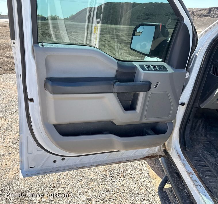 image for item EJ8826 2020 Ford F150 SuperCrew pickup truck