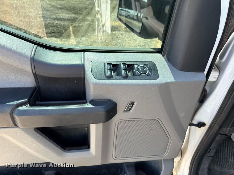 image for item EJ8826 2020 Ford F150 SuperCrew pickup truck