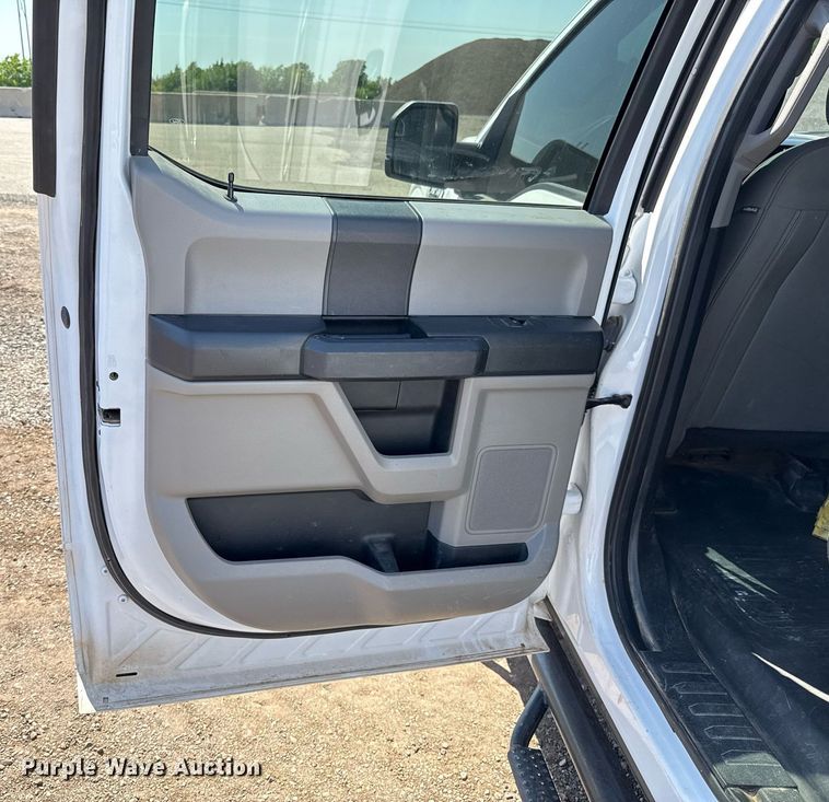 image for item EJ8826 2020 Ford F150 SuperCrew pickup truck