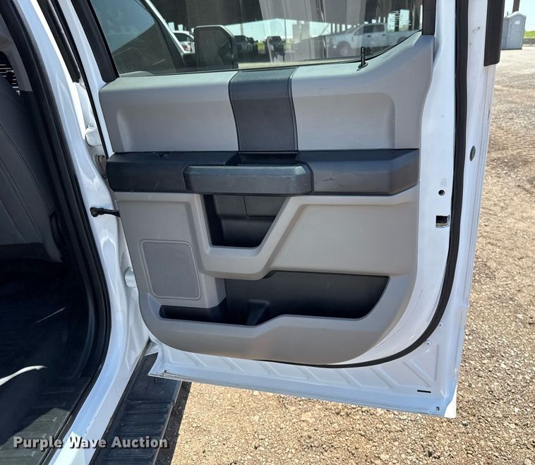 image for item EJ8830 2020 Ford F150 SuperCrew pickup truck