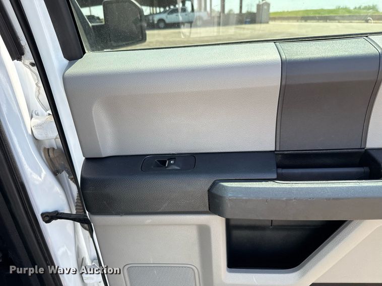 image for item EJ8830 2020 Ford F150 SuperCrew pickup truck