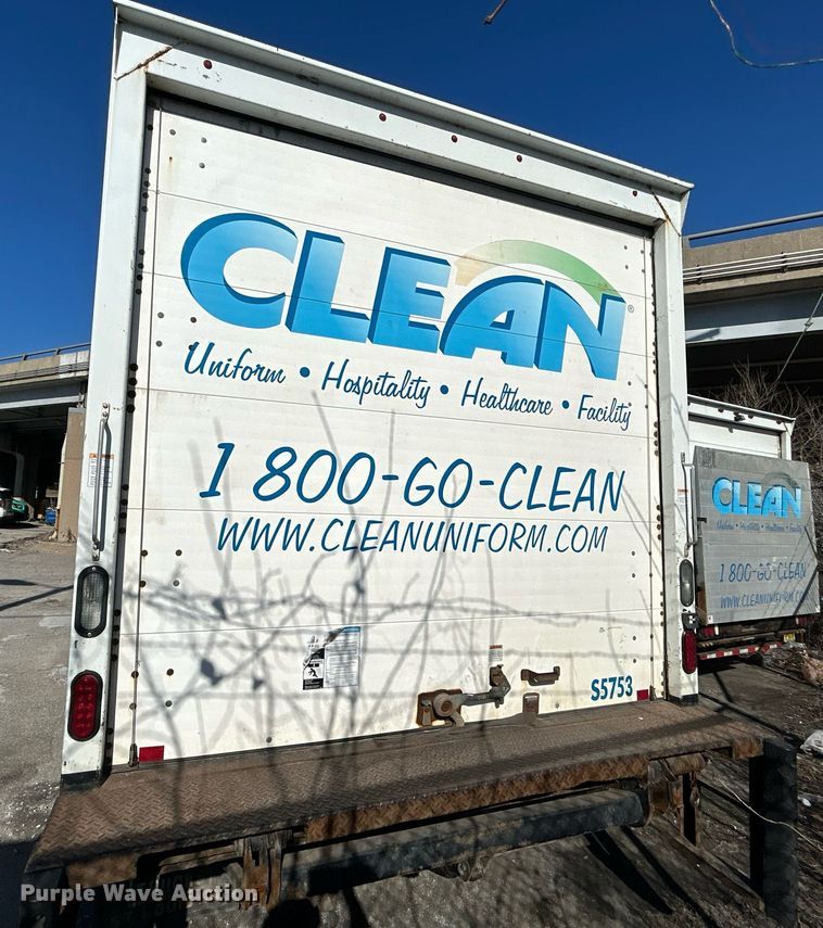 image for item EK2736 2013 Ford F550 Super Duty XLT box truck