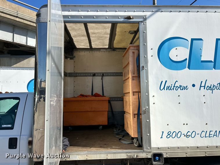 image for item EK2736 2013 Ford F550 Super Duty XLT box truck