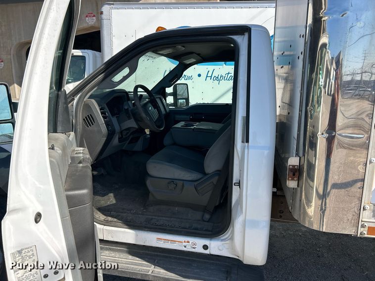 image for item EK2736 2013 Ford F550 Super Duty XLT box truck