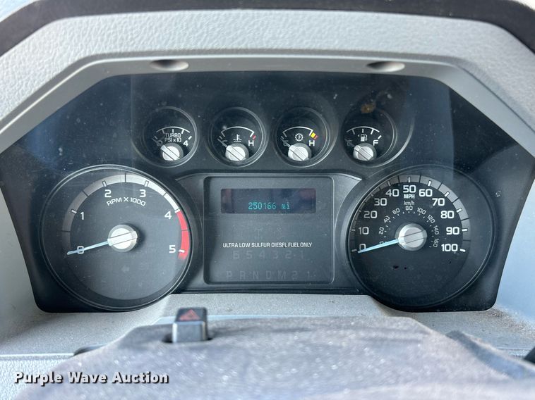 image for item EK2736 2013 Ford F550 Super Duty XLT box truck