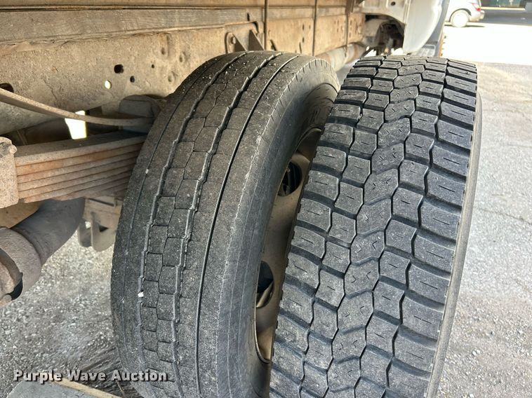 image for item EK2736 2013 Ford F550 Super Duty XLT box truck