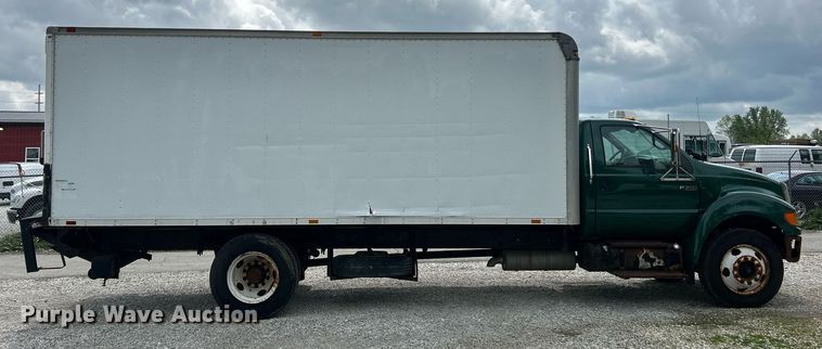 image for item EK2979 2004 Ford F750 Super Duty box truck