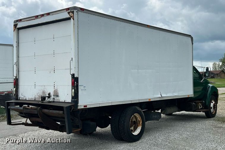image for item EK2979 2004 Ford F750 Super Duty box truck