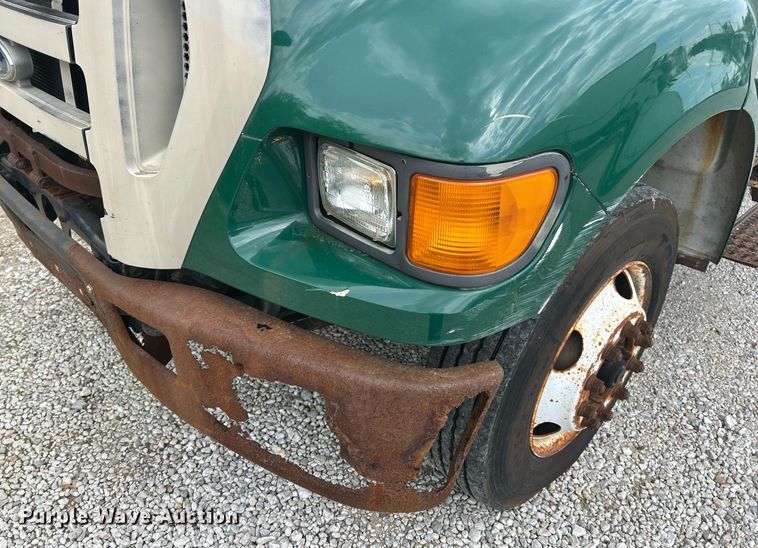 image for item EK2979 2004 Ford F750 Super Duty box truck