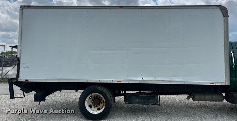 image for item EK2979 2004 Ford F750 Super Duty box truck