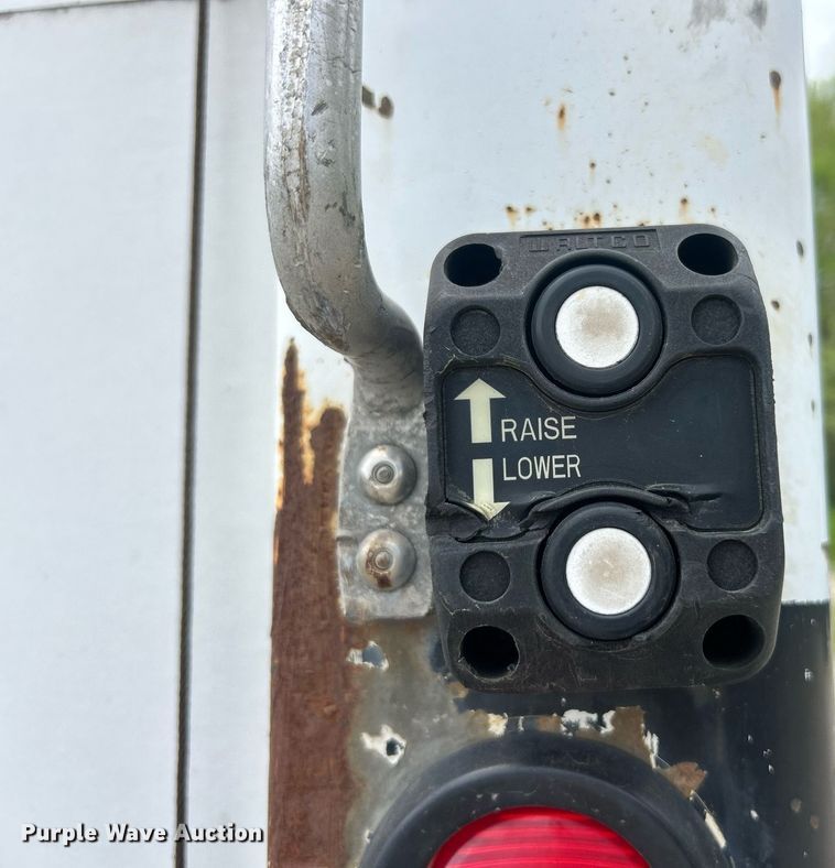 image for item EK2979 2004 Ford F750 Super Duty box truck