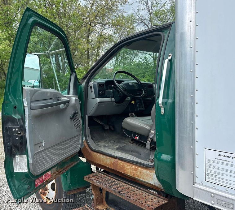 image for item EK2979 2004 Ford F750 Super Duty box truck