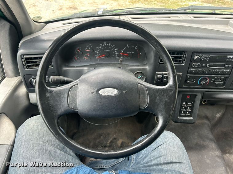 image for item EK2979 2004 Ford F750 Super Duty box truck