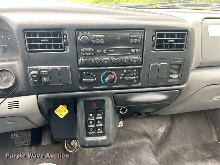 image for item EK2979 2004 Ford F750 Super Duty box truck