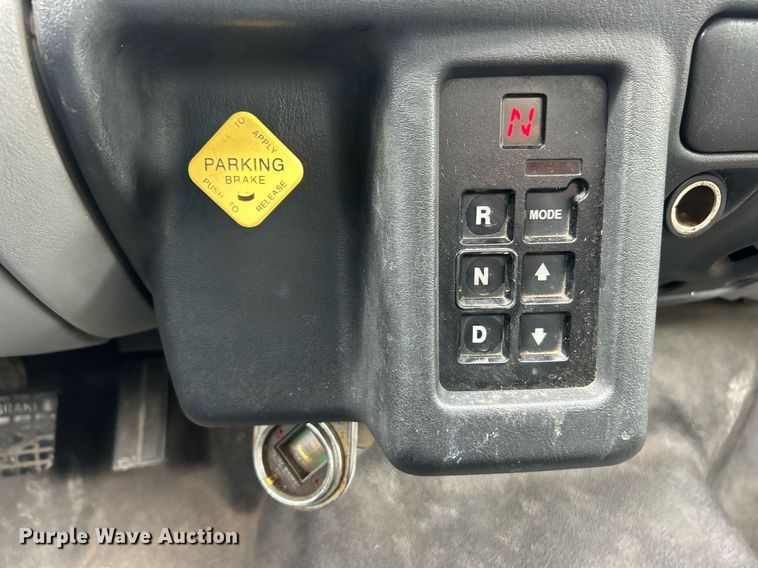 image for item EK2979 2004 Ford F750 Super Duty box truck