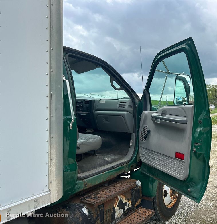 image for item EK2979 2004 Ford F750 Super Duty box truck