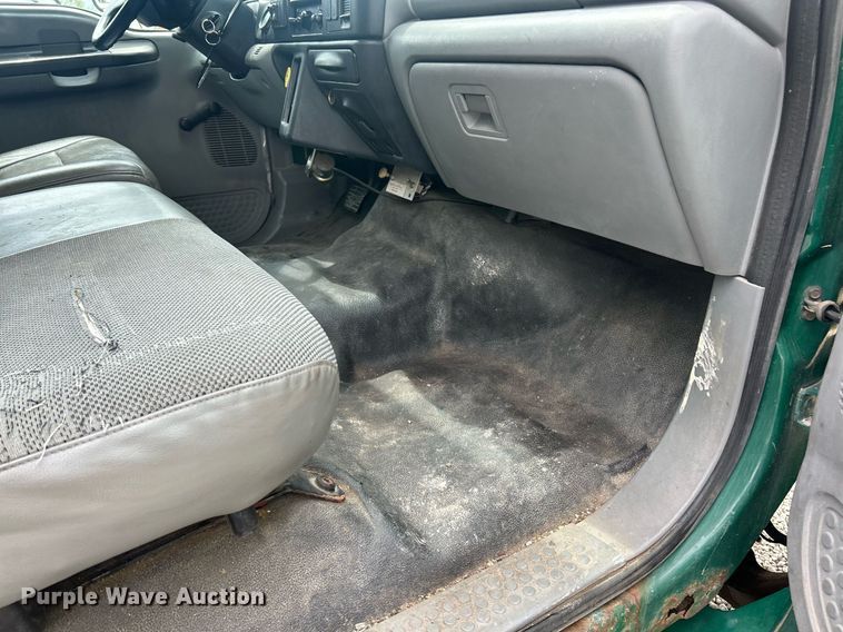 image for item EK2979 2004 Ford F750 Super Duty box truck