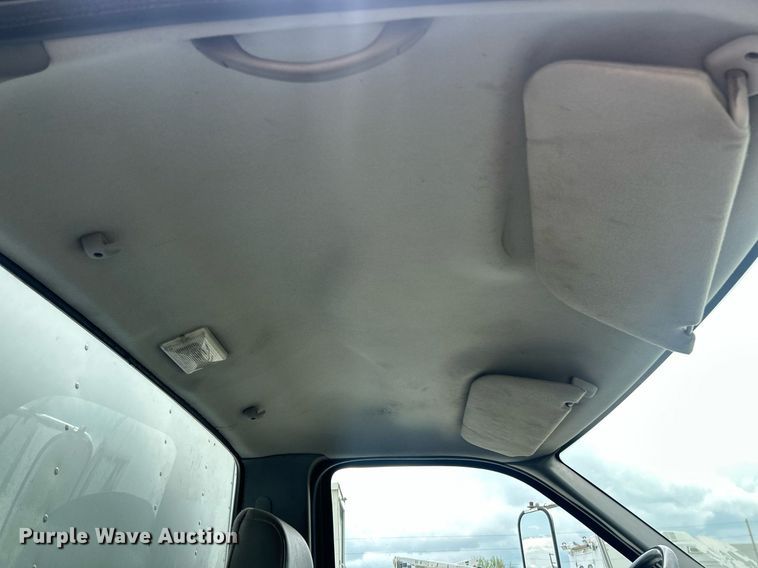 image for item EK2979 2004 Ford F750 Super Duty box truck