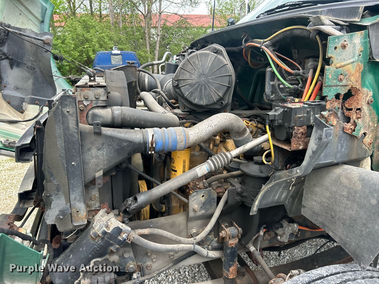 image for item EK2979 2004 Ford F750 Super Duty box truck