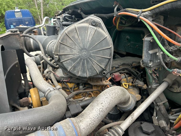 image for item EK2979 2004 Ford F750 Super Duty box truck