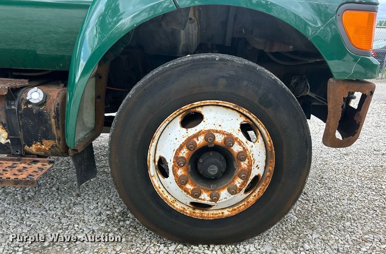 image for item EK2979 2004 Ford F750 Super Duty box truck