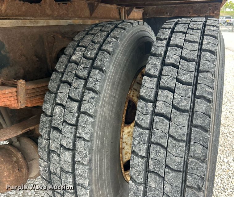 image for item EK2979 2004 Ford F750 Super Duty box truck