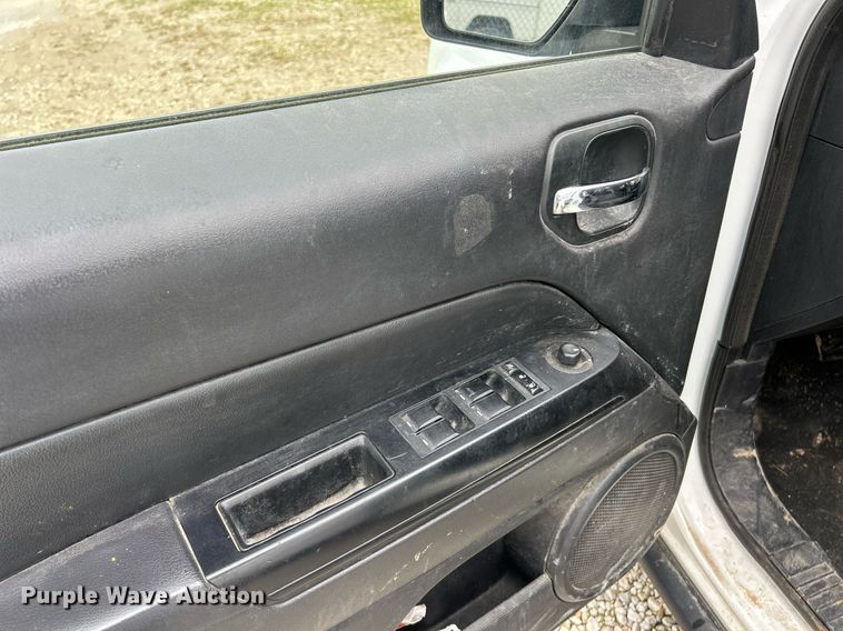 image for item EK3002 2015 Jeep Patriot Latitude SUV