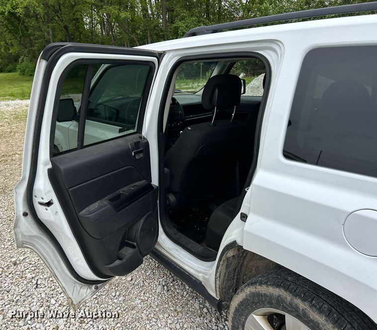 image for item EK3002 2015 Jeep Patriot Latitude SUV