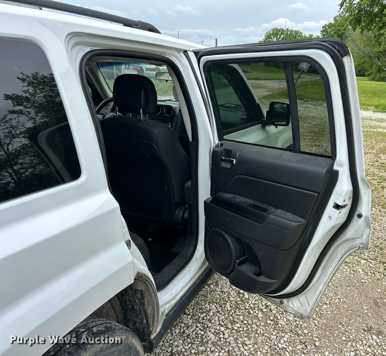 image for item EK3002 2015 Jeep Patriot Latitude SUV