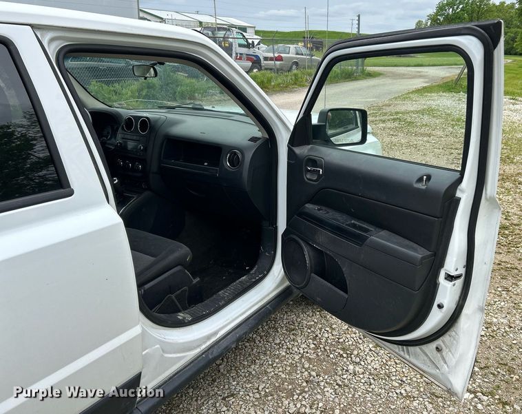 image for item EK3002 2015 Jeep Patriot Latitude SUV