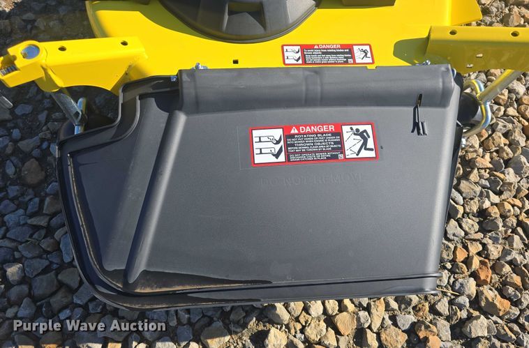 image for item EK5243 2022 John Deere 60HC mower deck