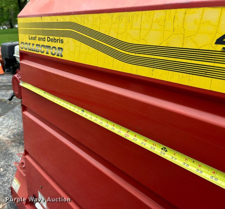 image for item EK8038 Agrimetal Collector 4420 leaf vacuum