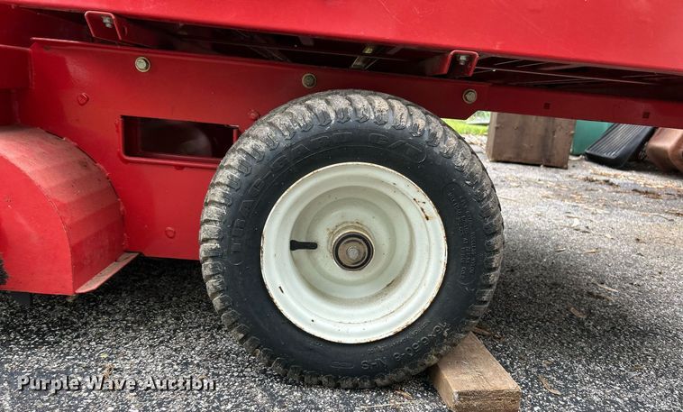 image for item EK8038 Agrimetal Collector 4420 leaf vacuum