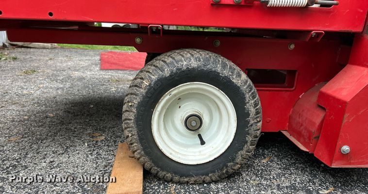 image for item EK8038 Agrimetal Collector 4420 leaf vacuum