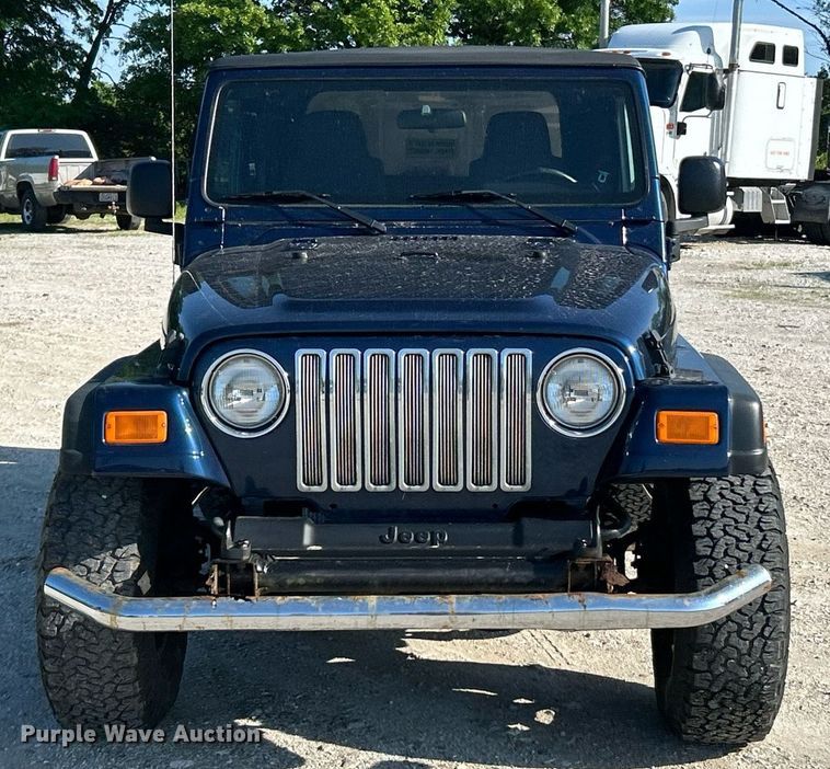 image for item EK8060 2004 Jeep Wrangler X SUV